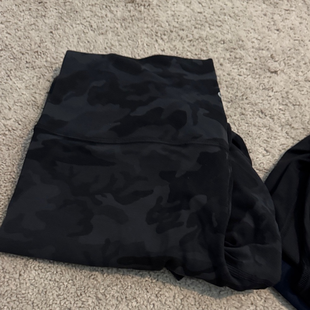 Black and Green Leggings Set - Picture 2 of 4